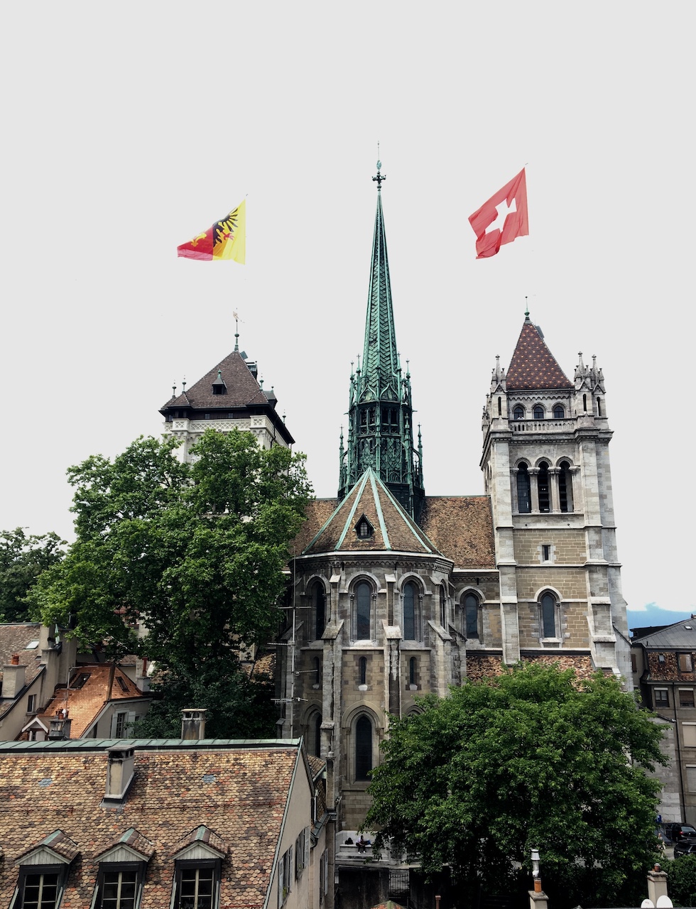 Cathédrale Saint-Pierre en vieille ville de Genève