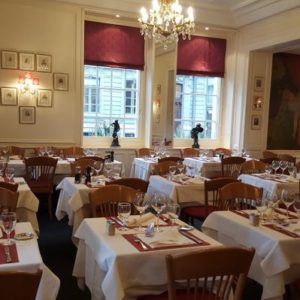 Ambiance chaleureuse au restaurant Le Dorian©Le Dorian
