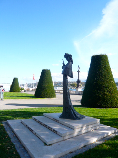 Statue de "Sissi" à la rotonde du Quai du Mont-Blanc